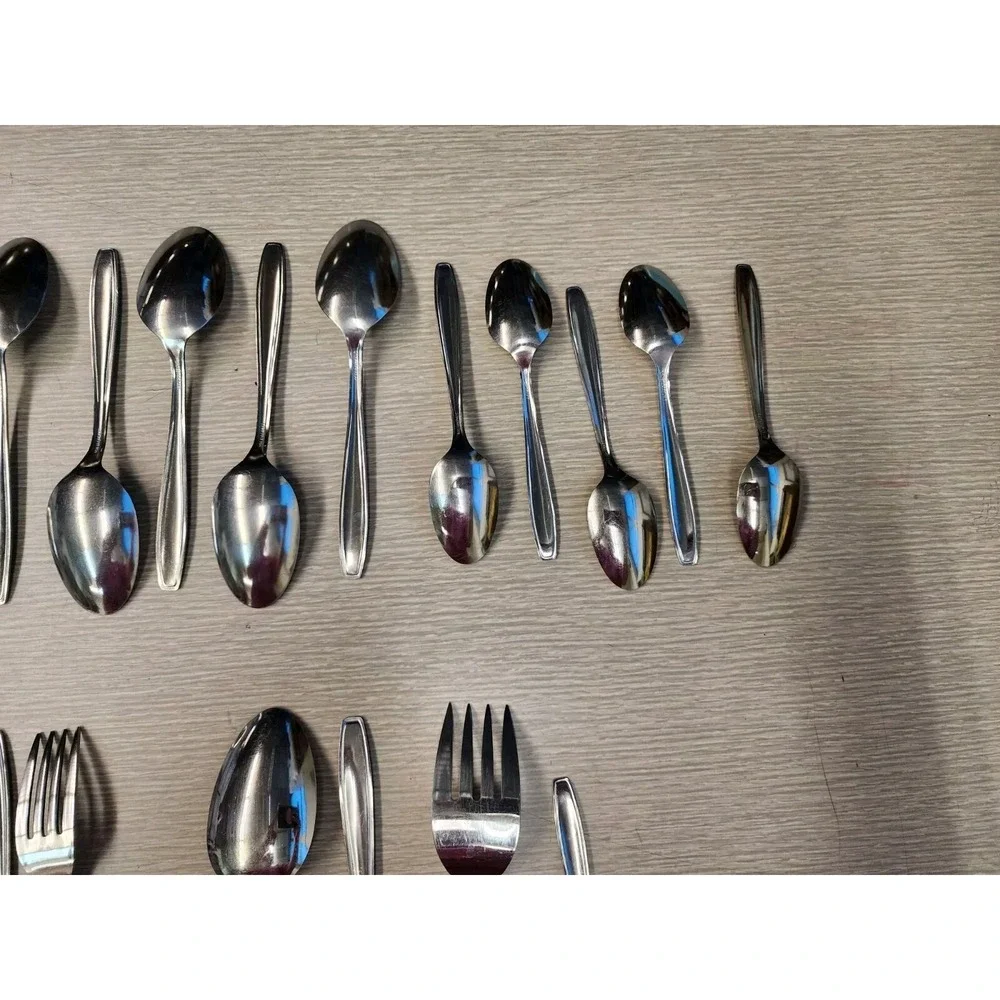 Oneidacraft Vallarta Oneida Stainless‎ Steel Flatware Silverware Lot of 37 Pcs